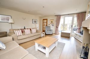 Lounge- click for photo gallery